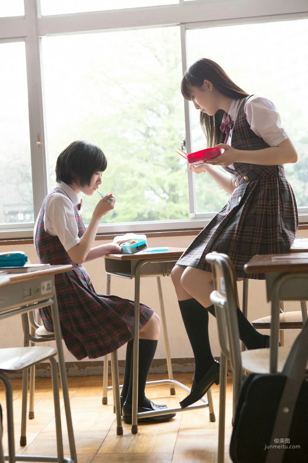松井玲奈/生駒裡奈《ふたり》寫真集 [YS Web] Vol.609 15