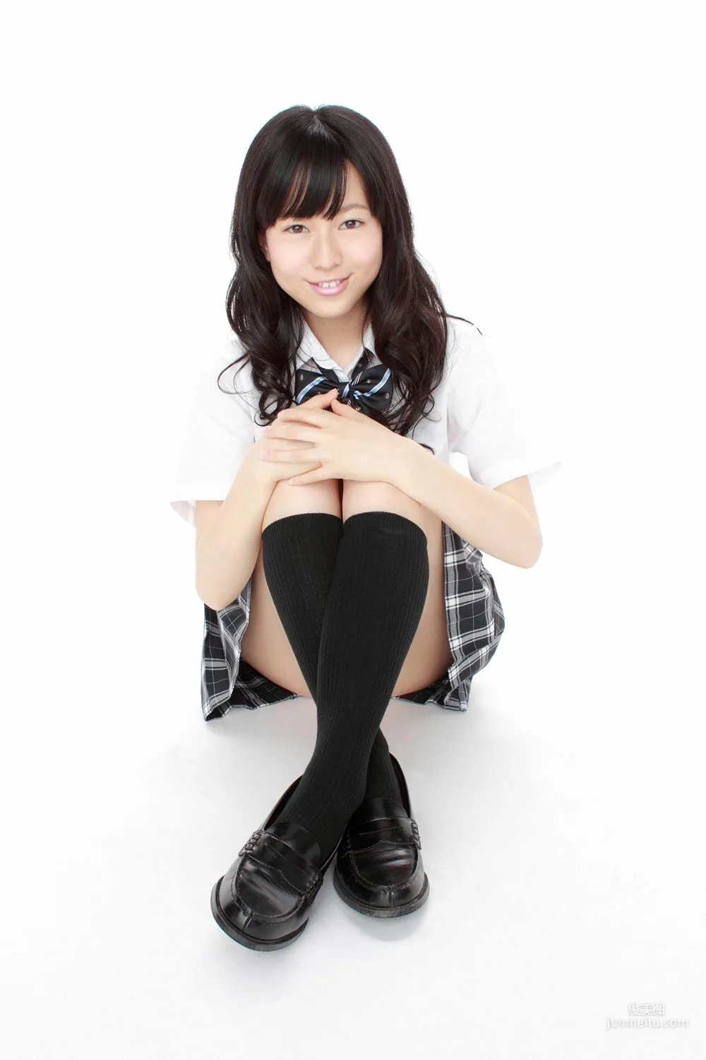 Natsumi Chiba, 17-Year-Old Half Girl Enrolls! Photo Set [YS Web] Vol.415 photo 9