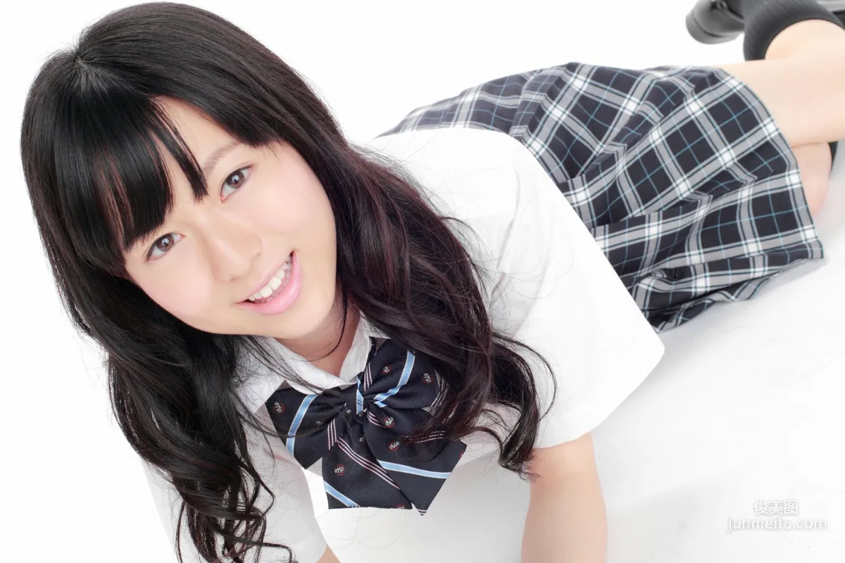 Natsumi Chiba, 17-Year-Old Half Girl Enrolls! Photo Set [YS Web] Vol.415 photo 15