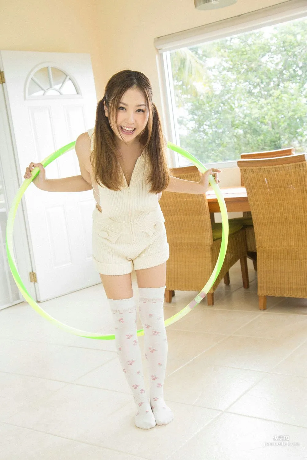 西田麻衣《たっぷりプリンセス》写真集 [YS Web] Vol.6429