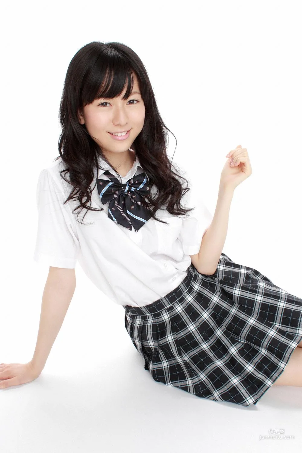 Natsumi Chiba, 17-Year-Old Half Girl Enrolls! Photo Set [YS Web] Vol.415 photo 13