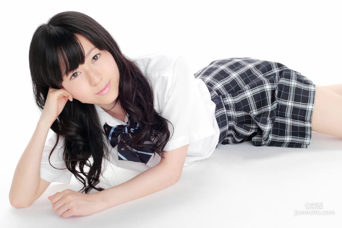 Natsumi Chiba, 17-Year-Old Half Girl Enrolls! Photo Set [YS Web] Vol.415 photo 16