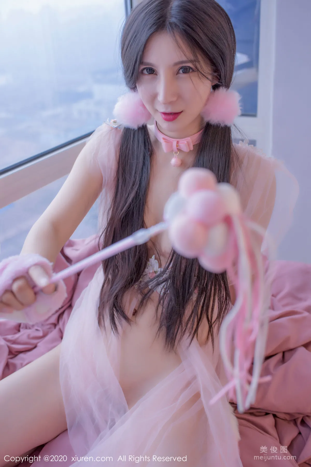 [秀人XIUREN] No.2120 小蠻妖_honey 《真空裙+聖誕長腿+毛衣貓女》 寫真集 50