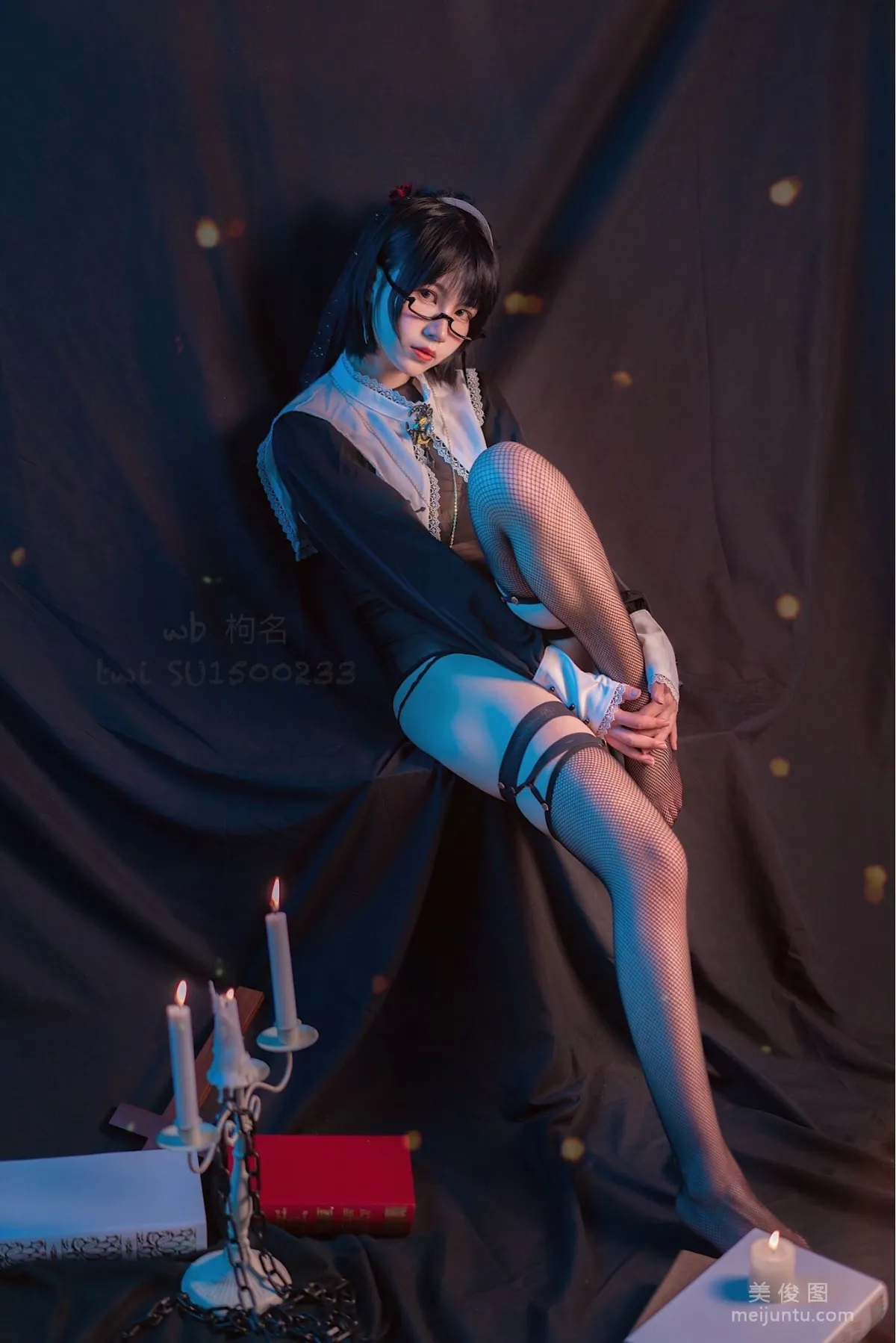 [网红Coser] 逐月su 《修女》 写真集6