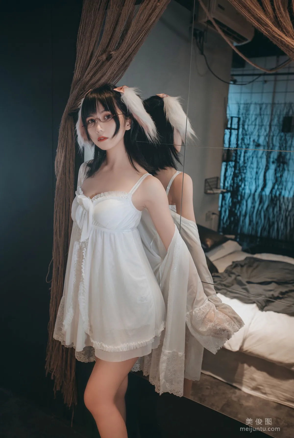 COSER模特逐月su 《睡衣兔子》 写真集1