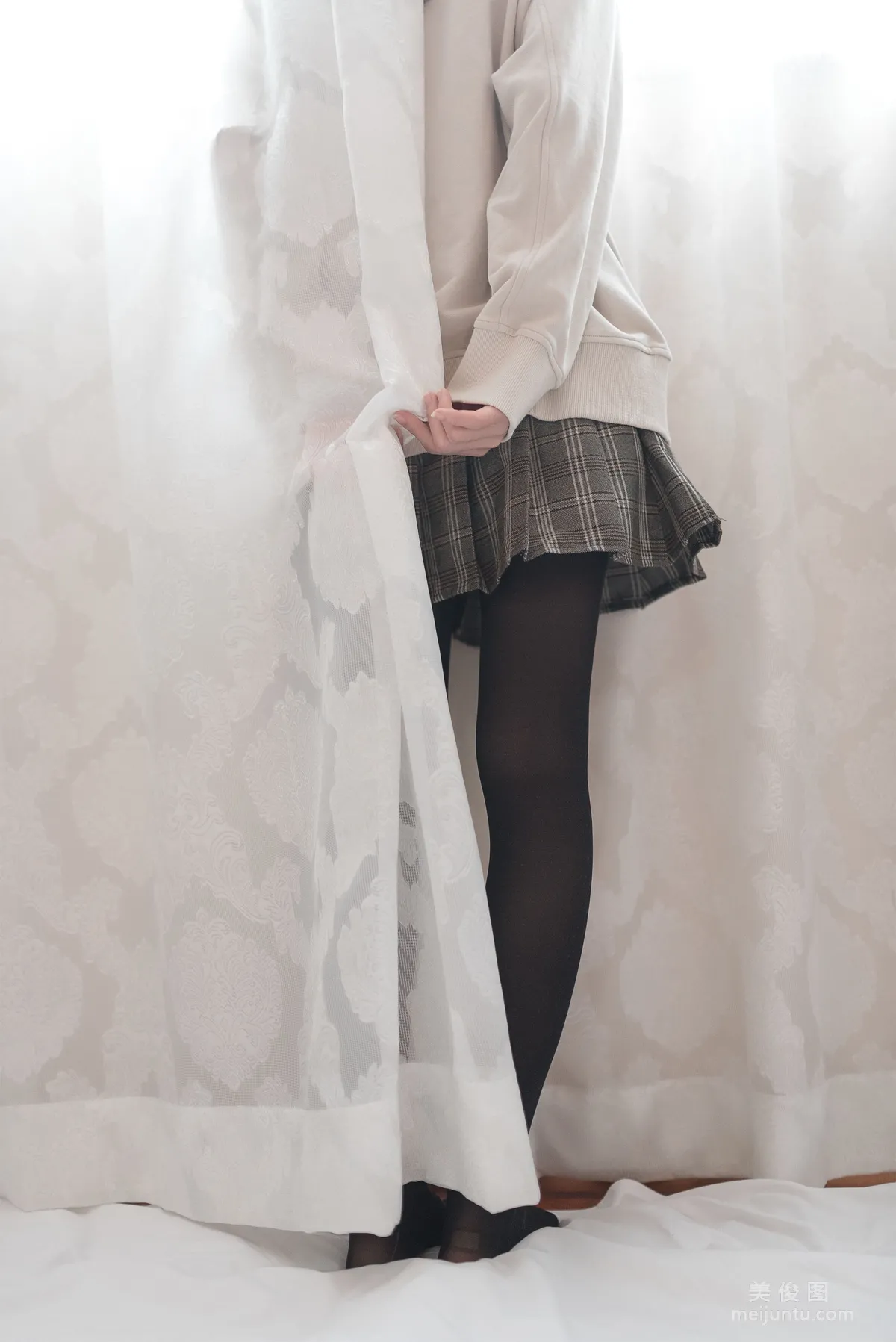 九曲Jean 《窗帘后的朦胧》 写真集9