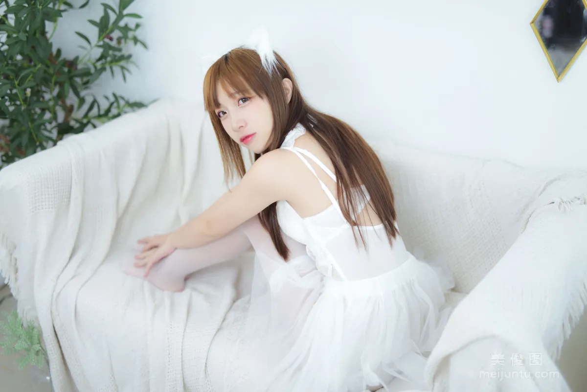 Erzuo Nisa: Web Idols photo 5