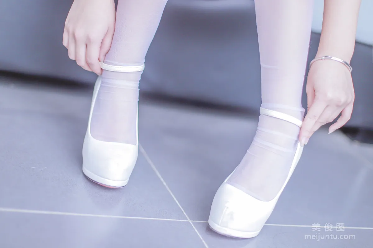 [網紅Coser] 日奈嬌 《藍色女仆》 寫真集 21