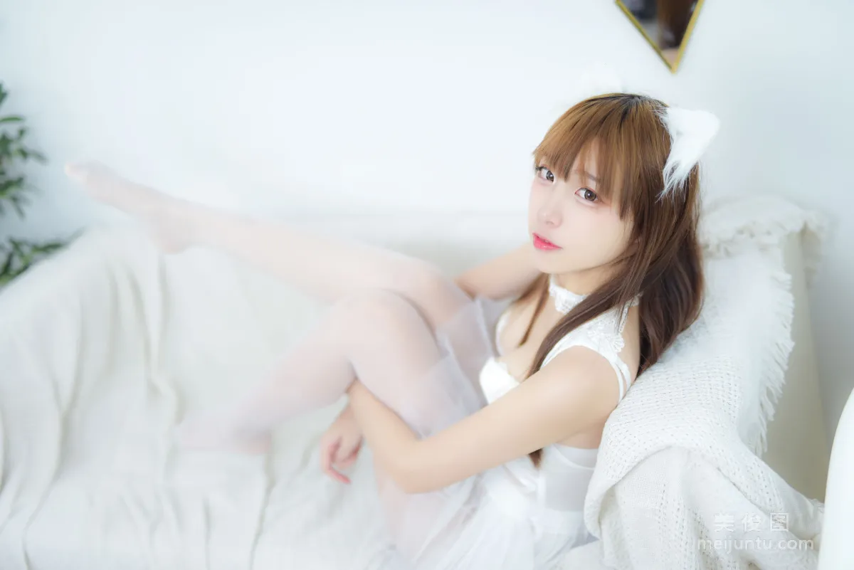 Erzuo Nisa: Web Idols photo 4