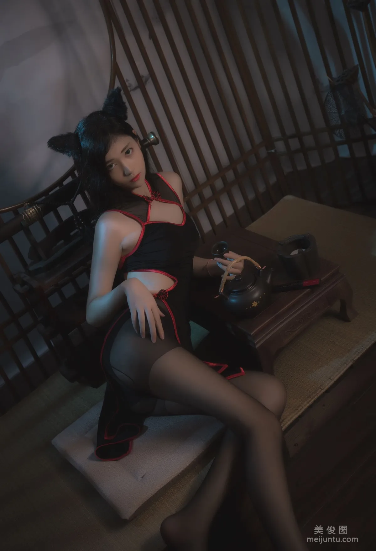 [网红Coser] 南桃Momoko 《黑旗袍》 写真集19