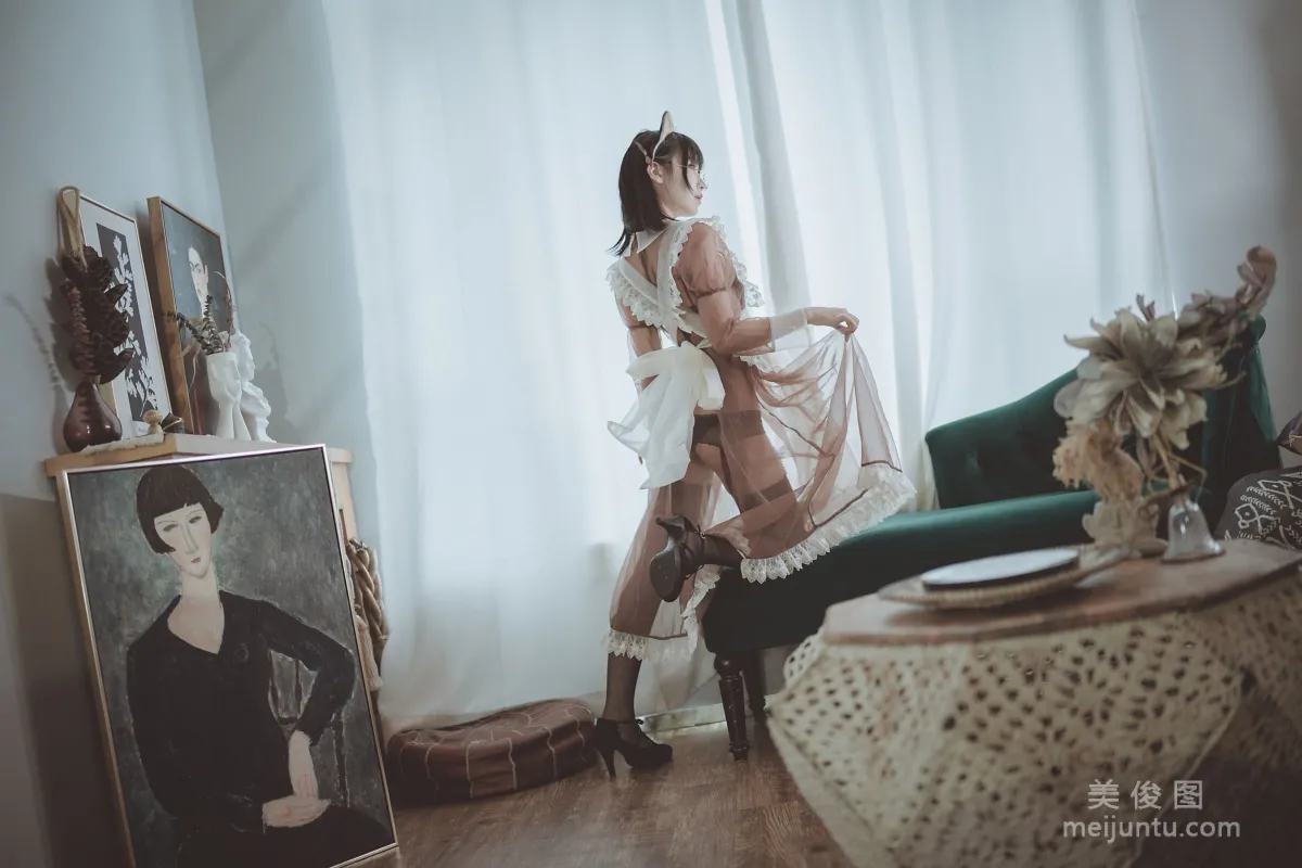 [网红Coser] 逐月su 《透明女仆》 写真集37