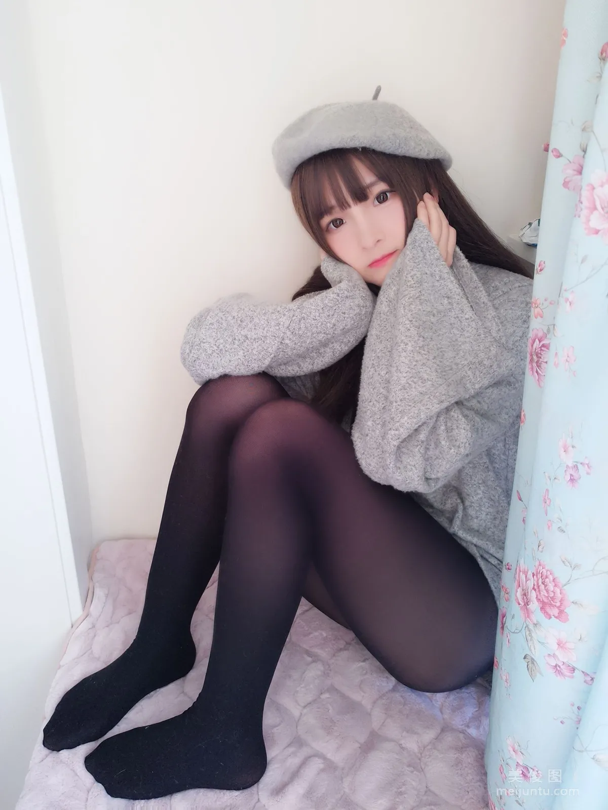 Guchuan kagura 'Shark Painter' Photo Set photo 14