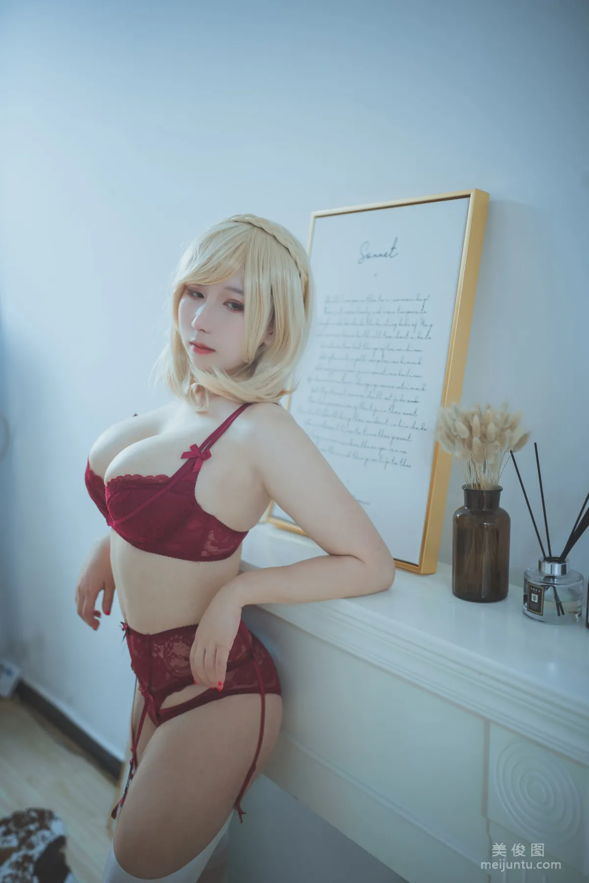 [网红Coser] 从从从从鸾 《威欧内衣》 写真集22