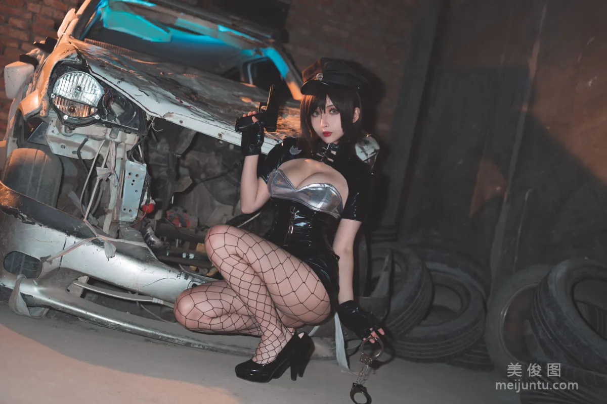 rioko凉凉子 《实习警察》 写真集10