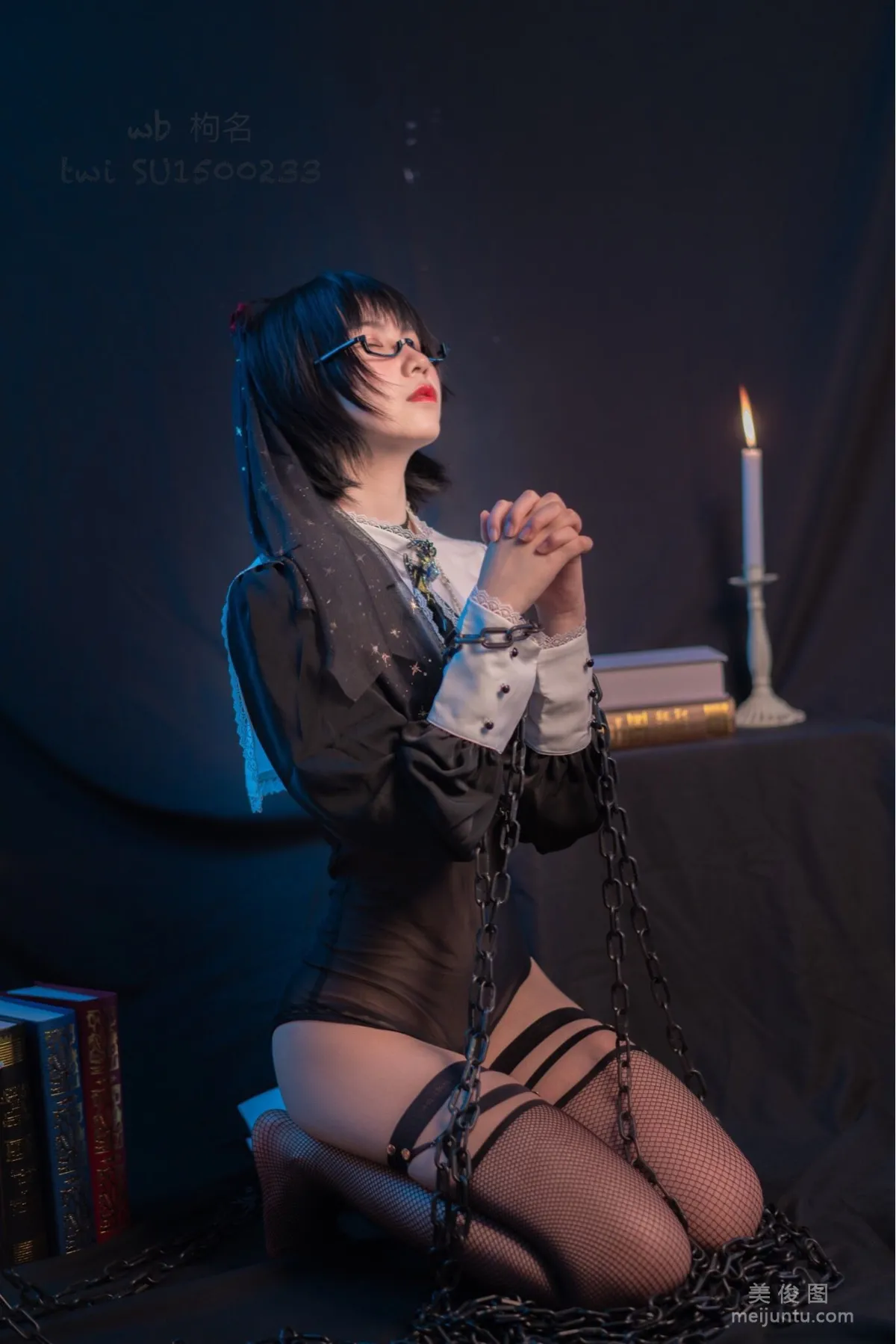 [网红Coser] 逐月su 《修女》 写真集55