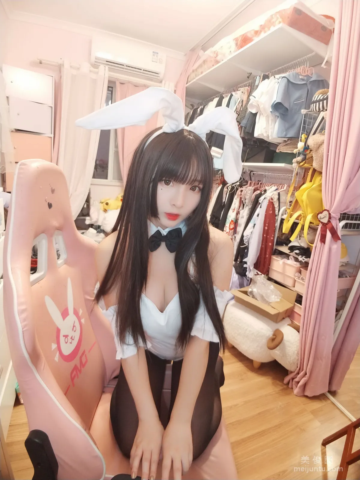 [Web Celebrity Coser] Guchuan kagura, Black Stockings Bunny Girl Photo Set photo 16