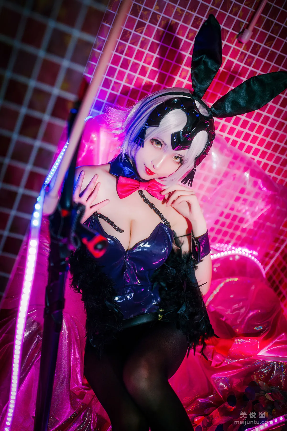 [网红Coser] rioko凉凉子 《兔女郎》 写真集2