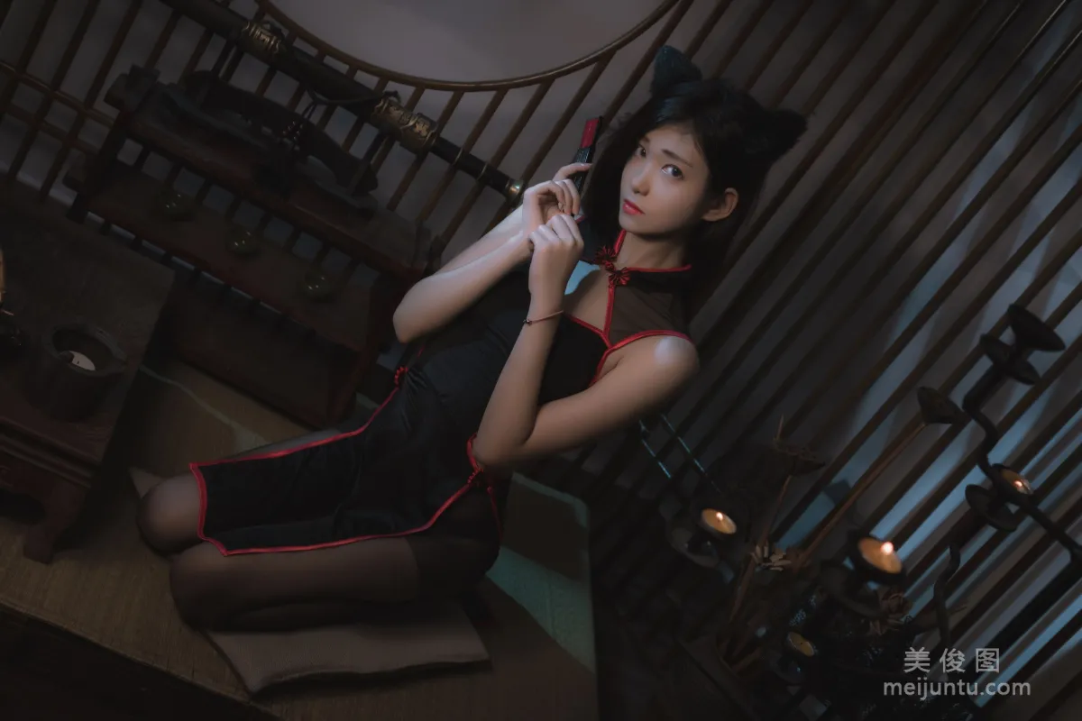 [网红Coser] 南桃Momoko 《黑旗袍》 写真集17