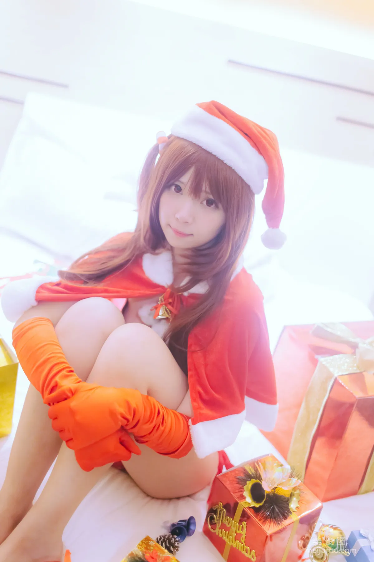 COS福利閃月半 《Merry Christmas》 寫真集 3