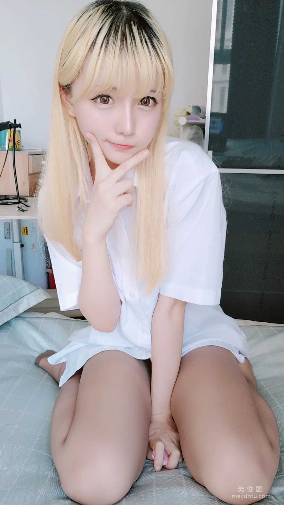 [网红Coser] 星之迟迟 《白衬衣》 写真集22
