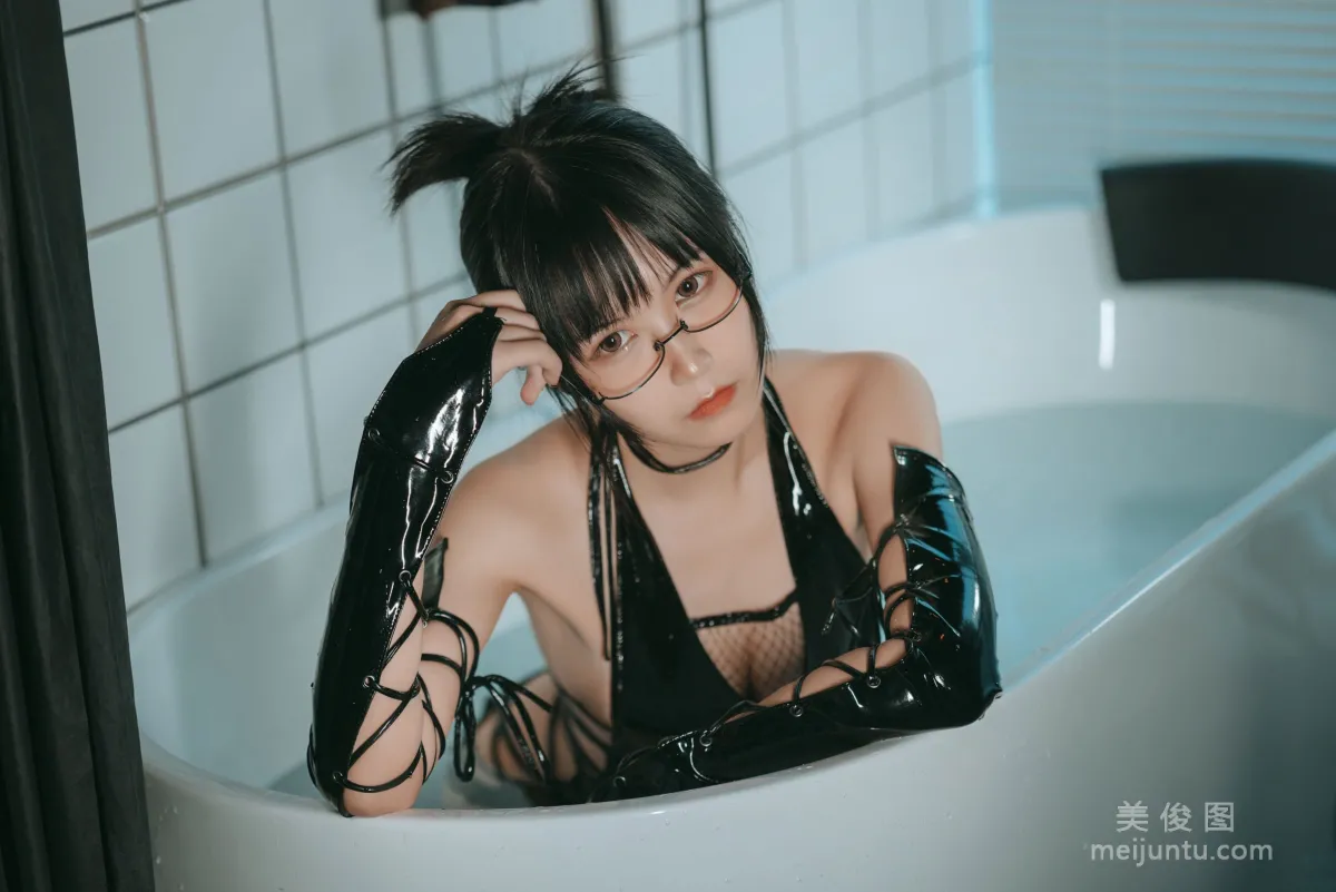 [美女Coser] 逐月su 《忍者》 写真集2