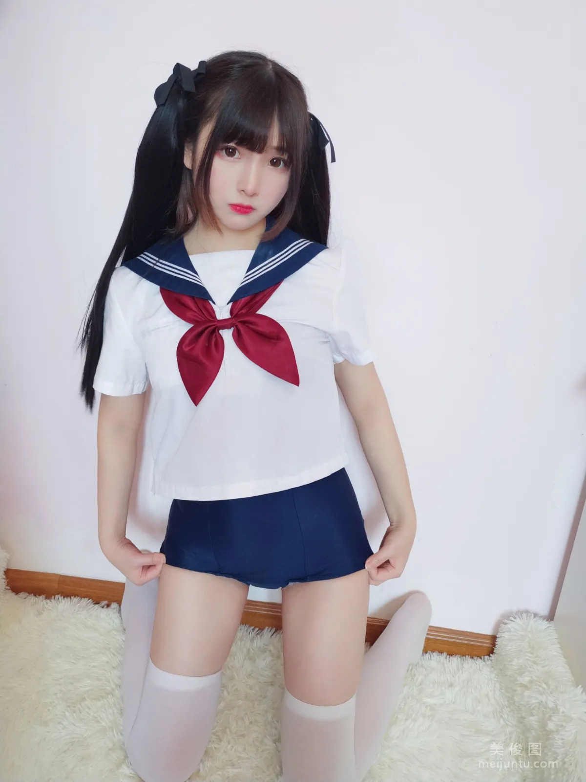 Guchuan kagura, Sailor Uniform School Swimsuit Photo Set photo 8