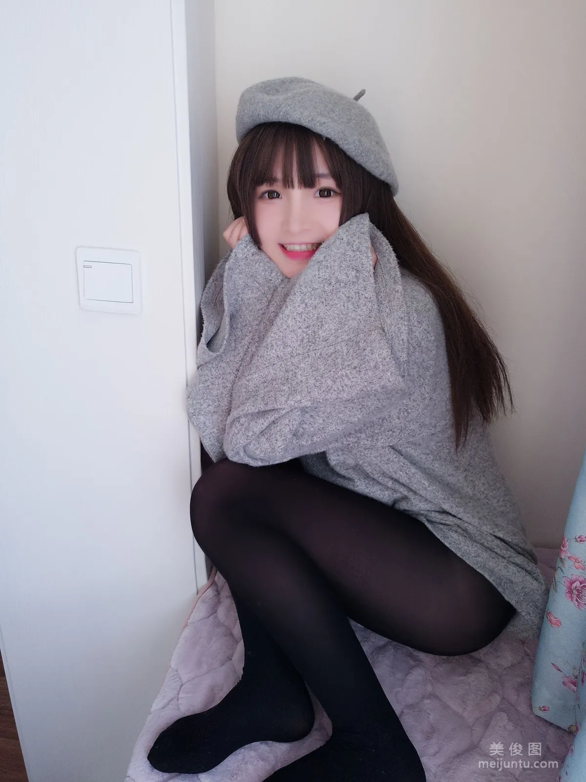 Guchuan kagura 'Shark Painter' Photo Set photo 12
