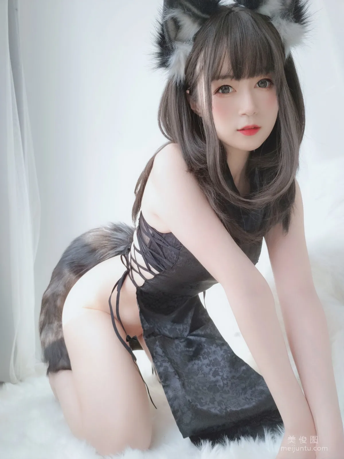 Coser模特白銀81 《小黑狼》 寫真集 93