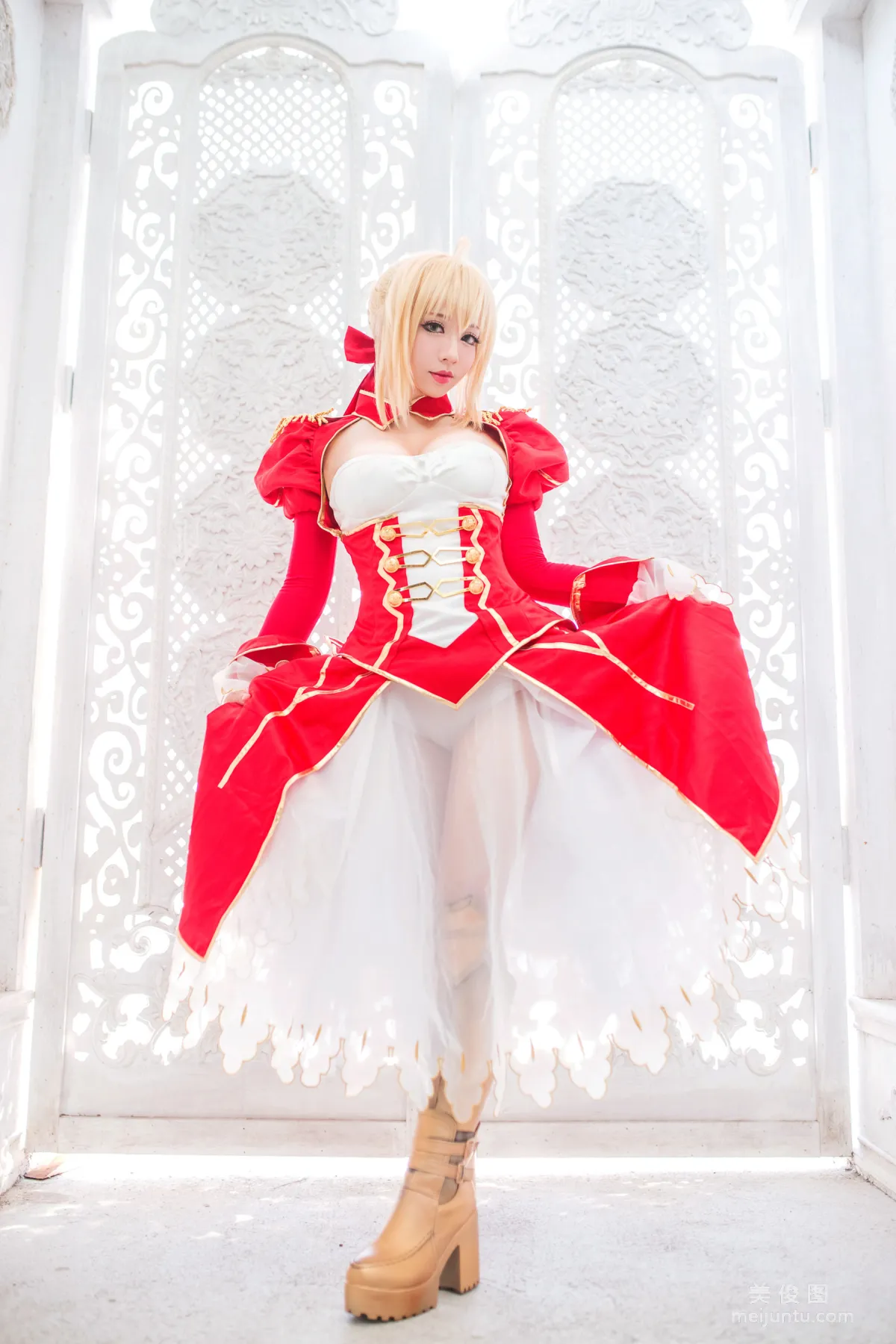 Coser Qianxun Daren, Nero Formal Wear Photo Set photo 2