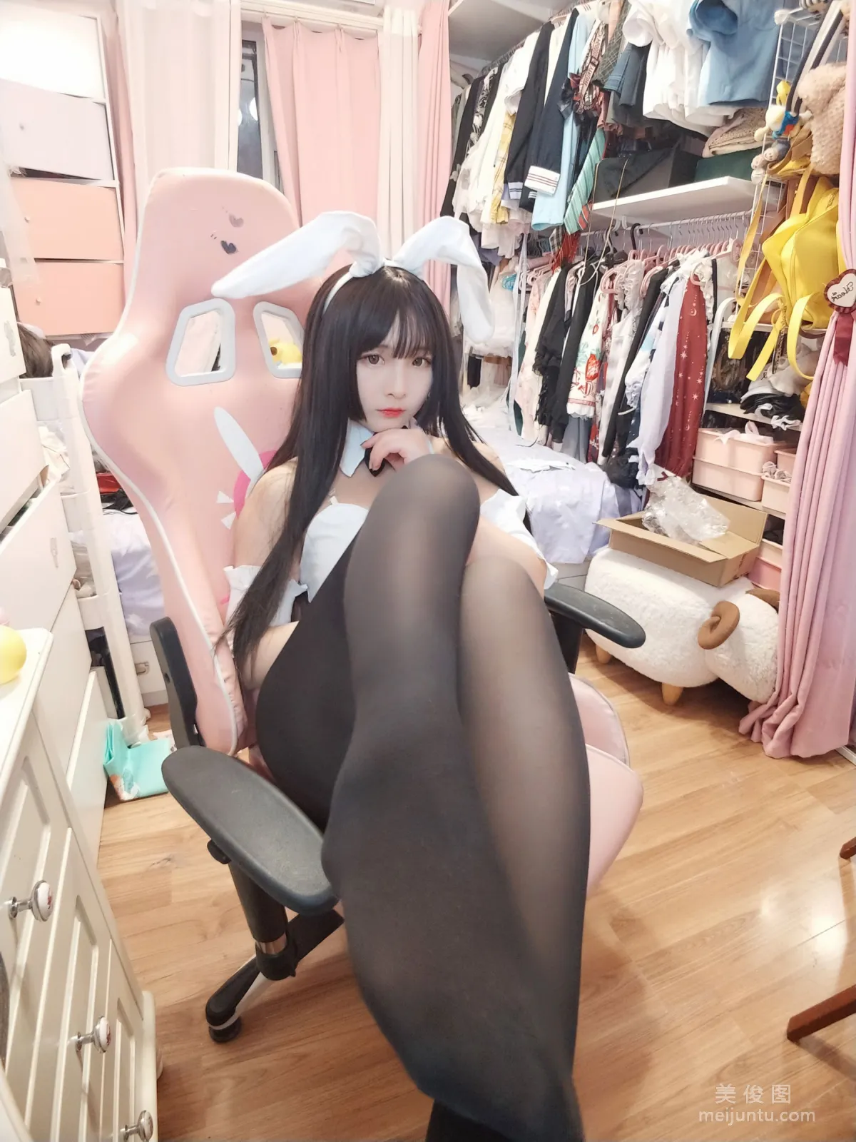 [Web Celebrity Coser] Guchuan kagura, Black Stockings Bunny Girl Photo Set photo 22