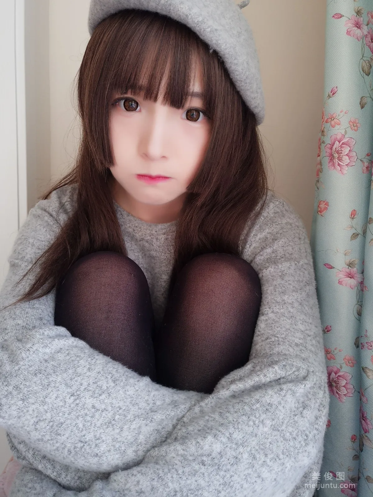 Guchuan kagura 'Shark Painter' Photo Set photo 6