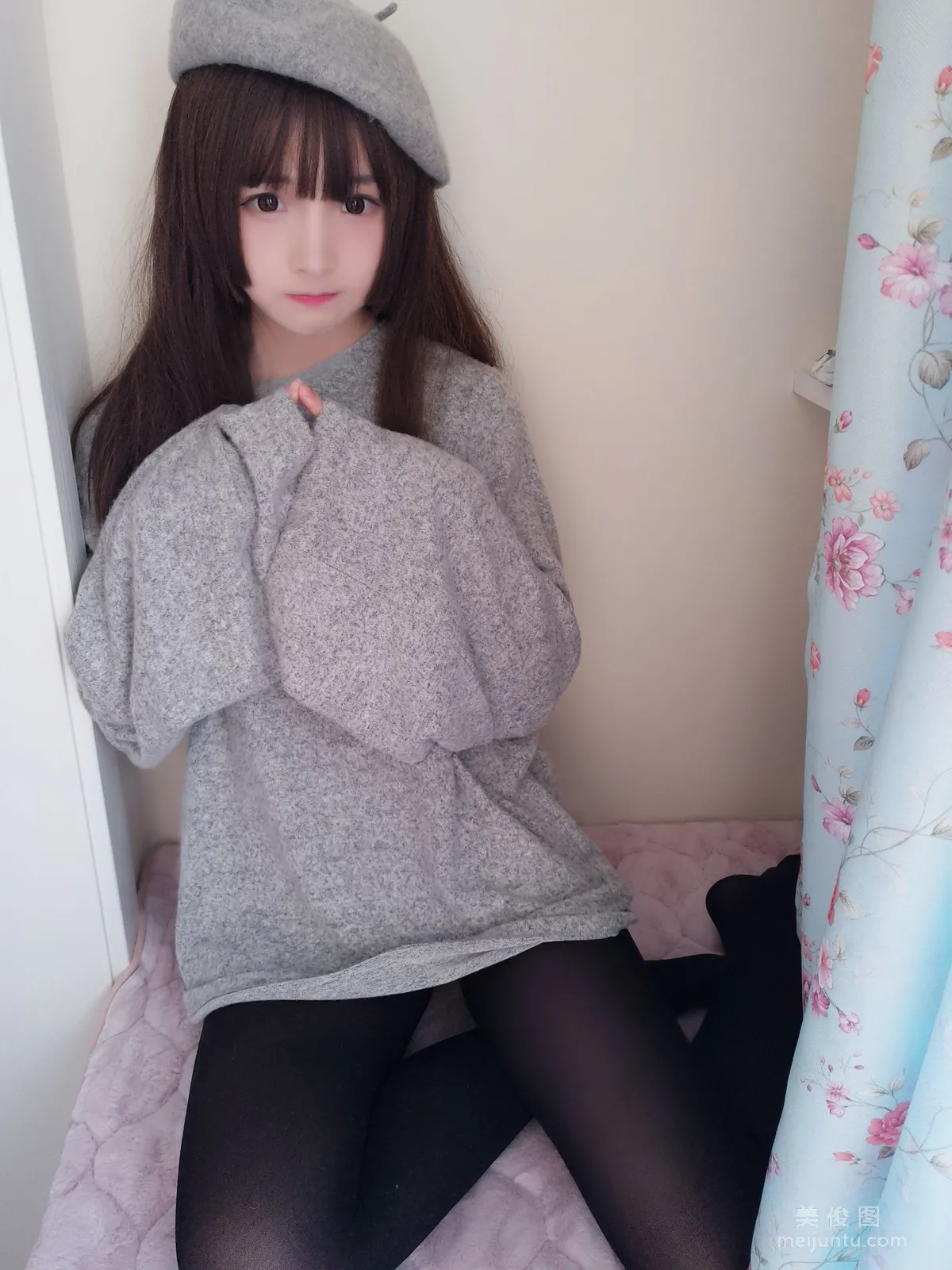 Guchuan kagura 'Shark Painter' Photo Set photo 15