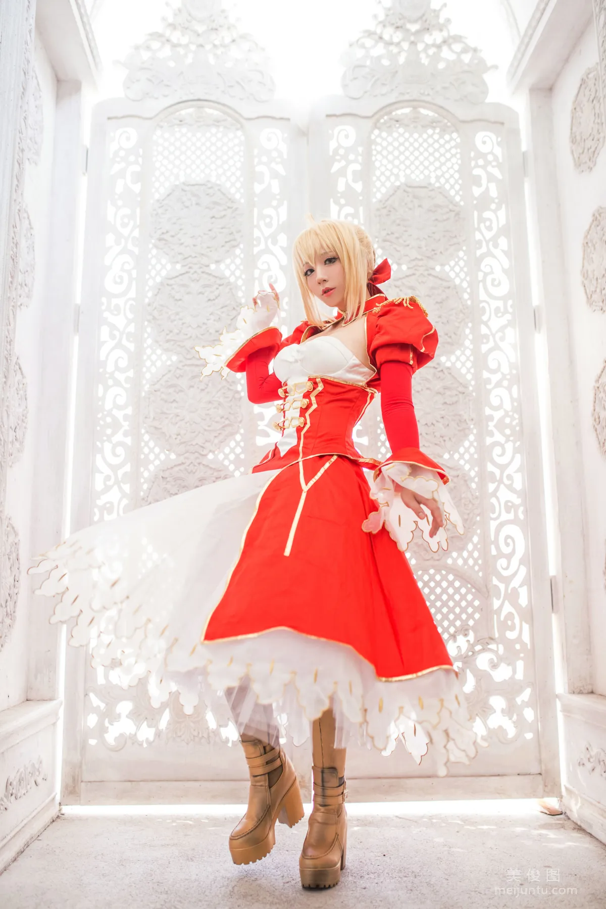Coser Qianxun Daren, Nero Formal Wear Photo Set photo 3