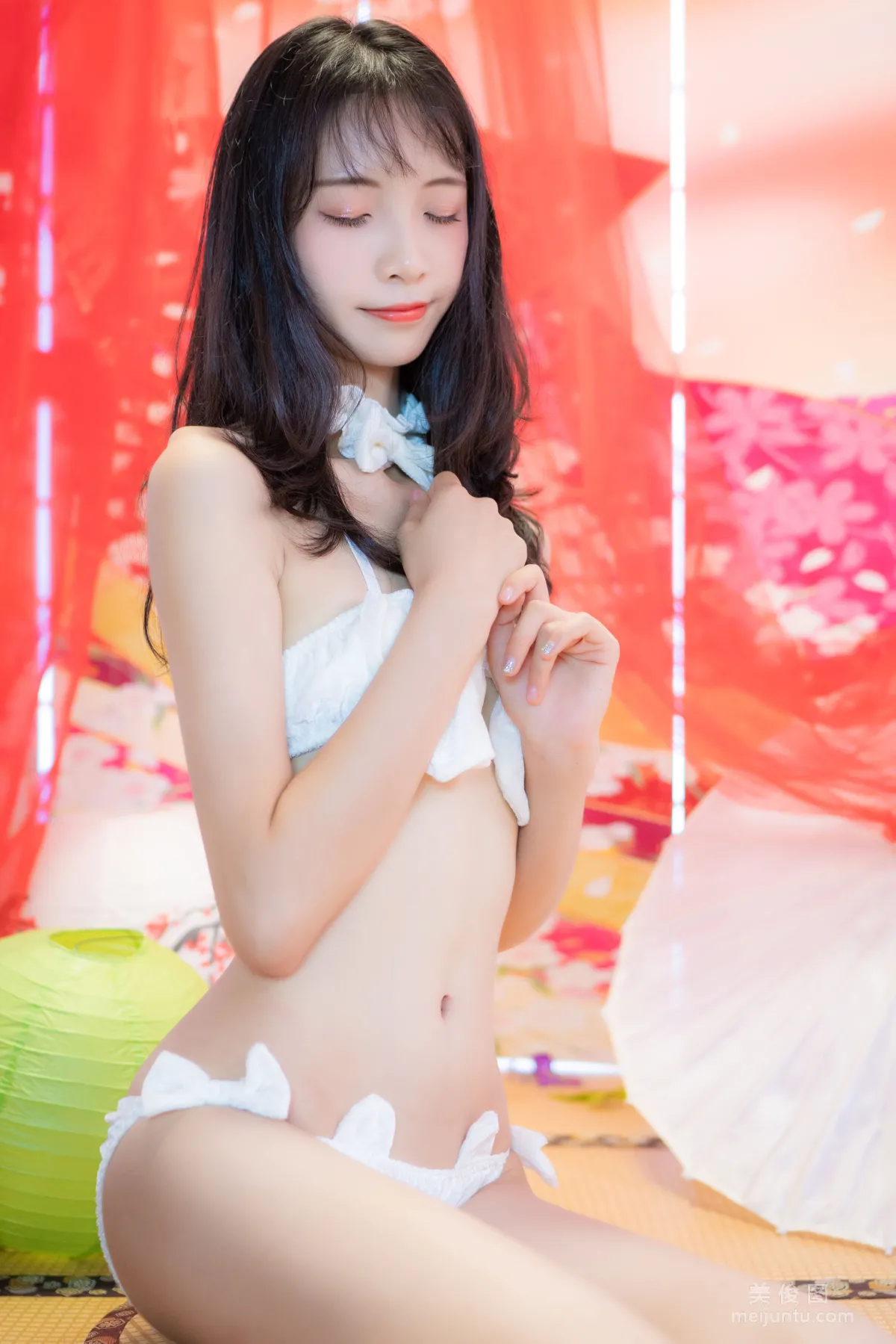 [网红Coser] 西瓜 《白猫咪内衣》 写真集3