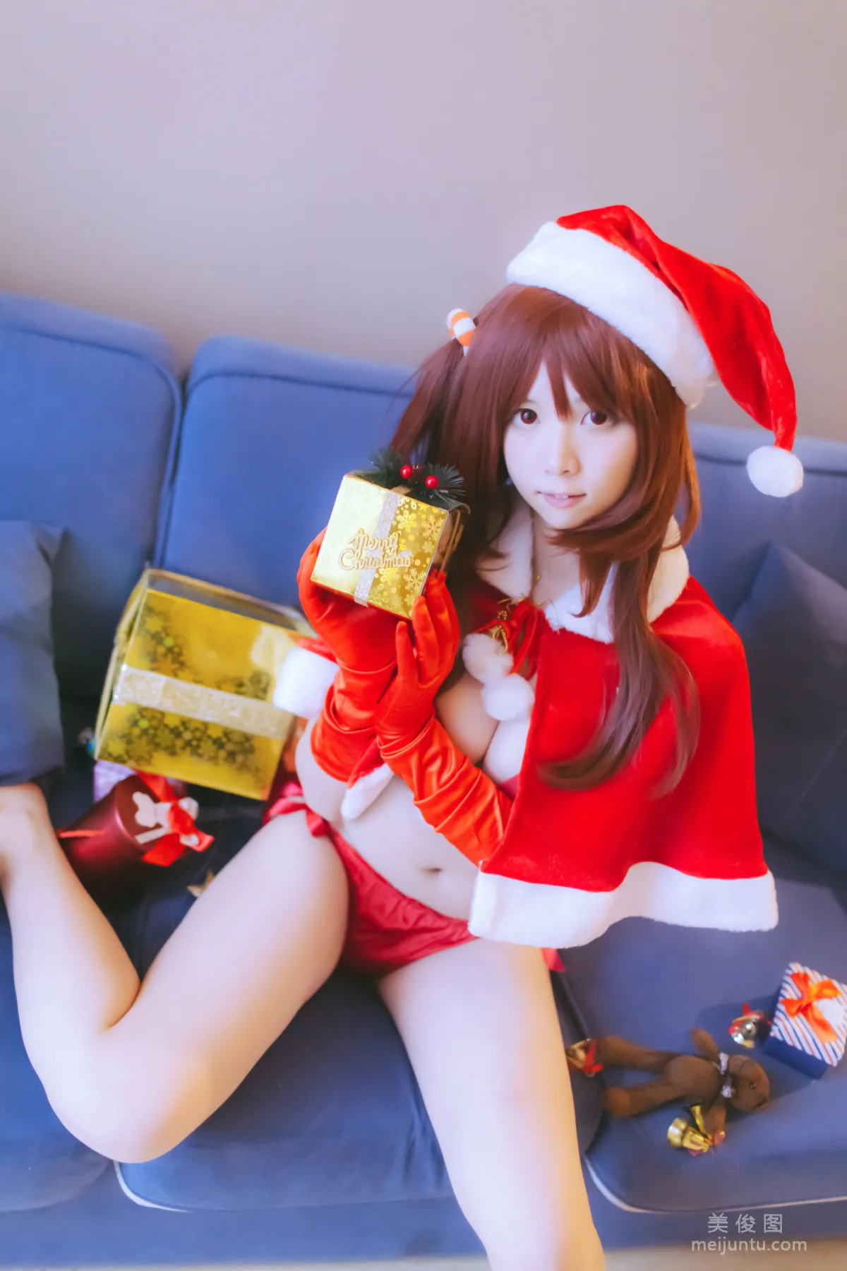 COS福利閃月半 《Merry Christmas》 寫真集 5