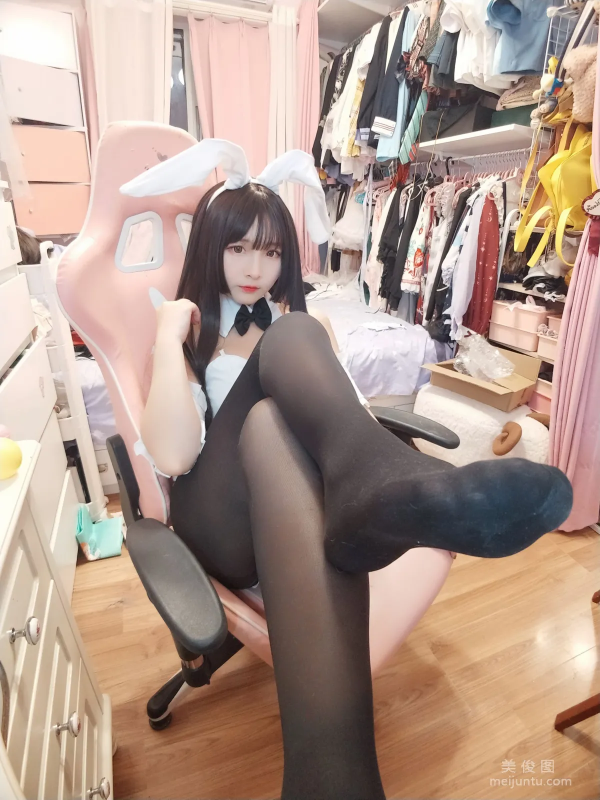[Web Celebrity Coser] Guchuan kagura, Black Stockings Bunny Girl Photo Set photo 21