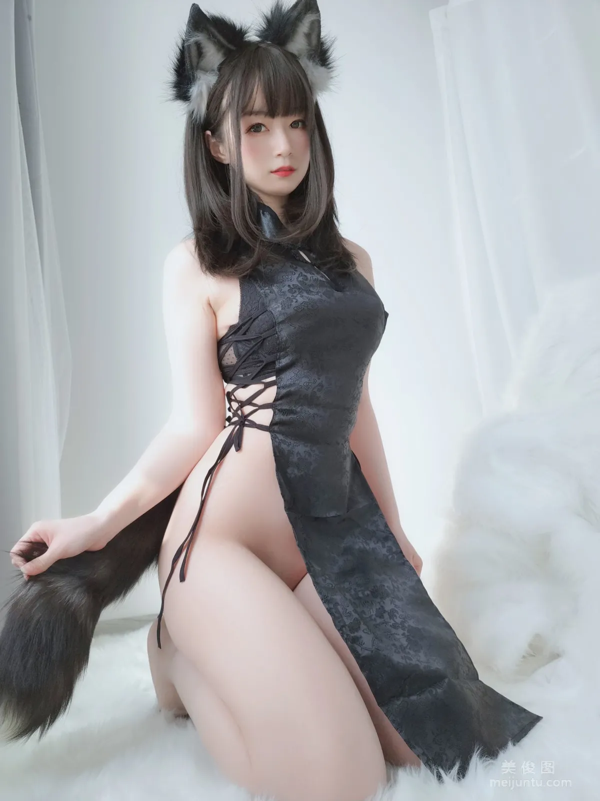 Coser模特白銀81 《小黑狼》 寫真集 60