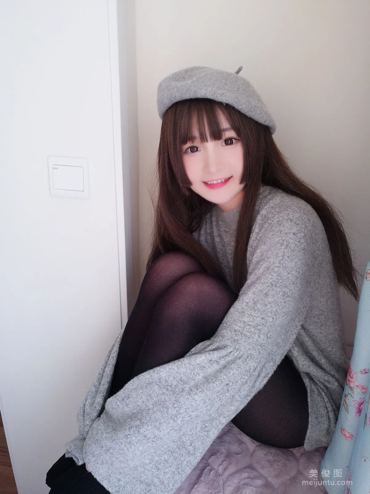 Guchuan kagura 'Shark Painter' Photo Set photo 11