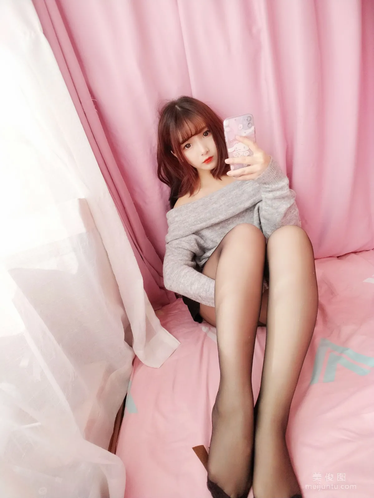 [Web Idol Coser] Guchuan kagura, Romantic Temptation Black Stockings Photo Set photo 5
