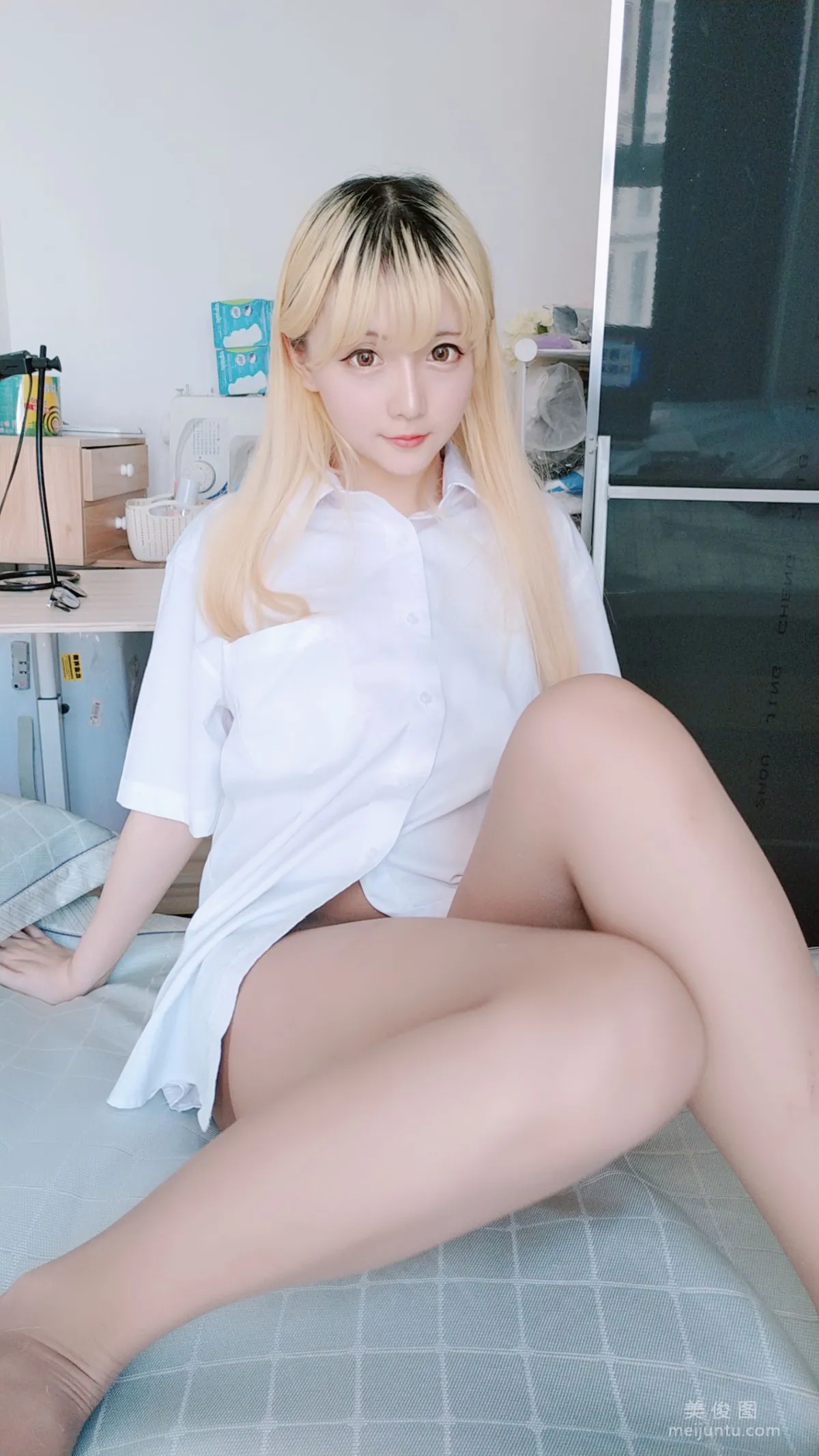 [网红Coser] 星之迟迟 《白衬衣》 写真集16