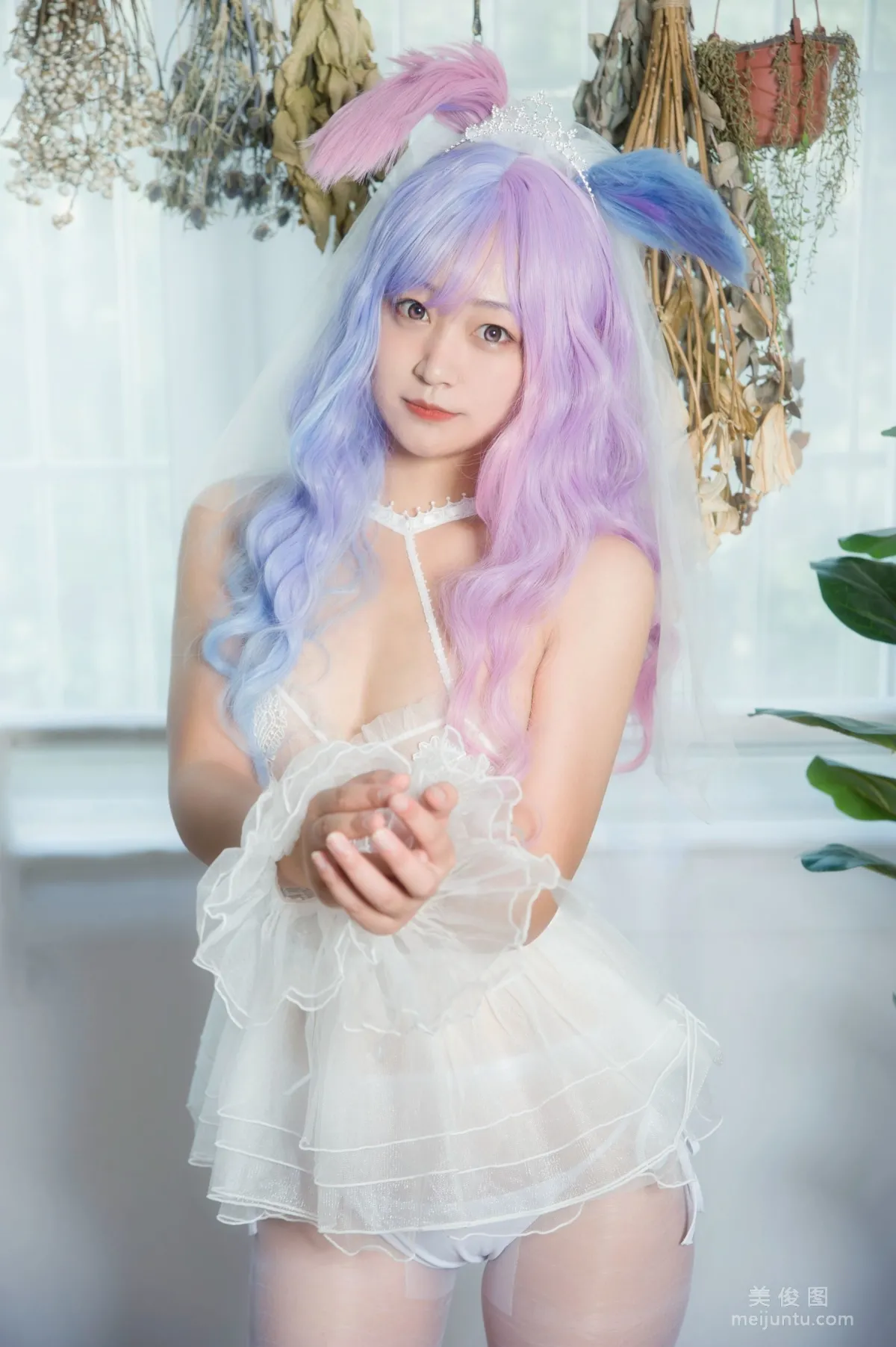美女Coser大碗排面 《婚纱兔白丝婚纱》 写真集1