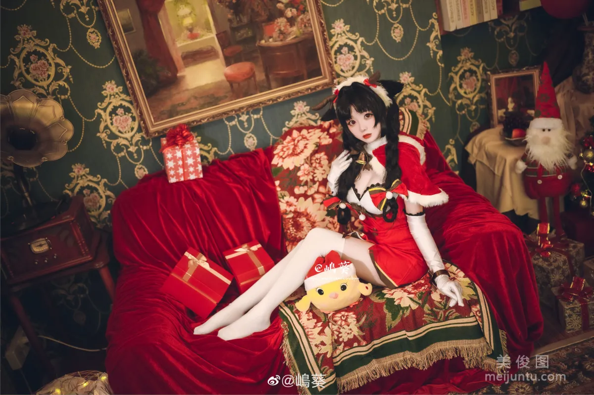 微博美女Coser嶋葵 《碧蓝航线 大潮 驯鹿与圣诞礼物》 写真集8