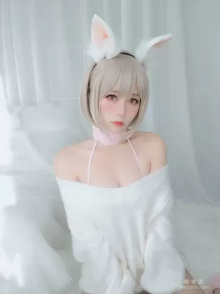 Coser小姐姐白銀81 《小白兔》 寫真集