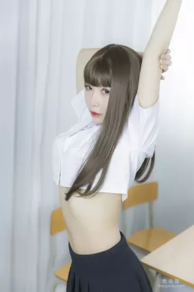 Coser妹子抱走莫子aa 《等你下課》 寫真集