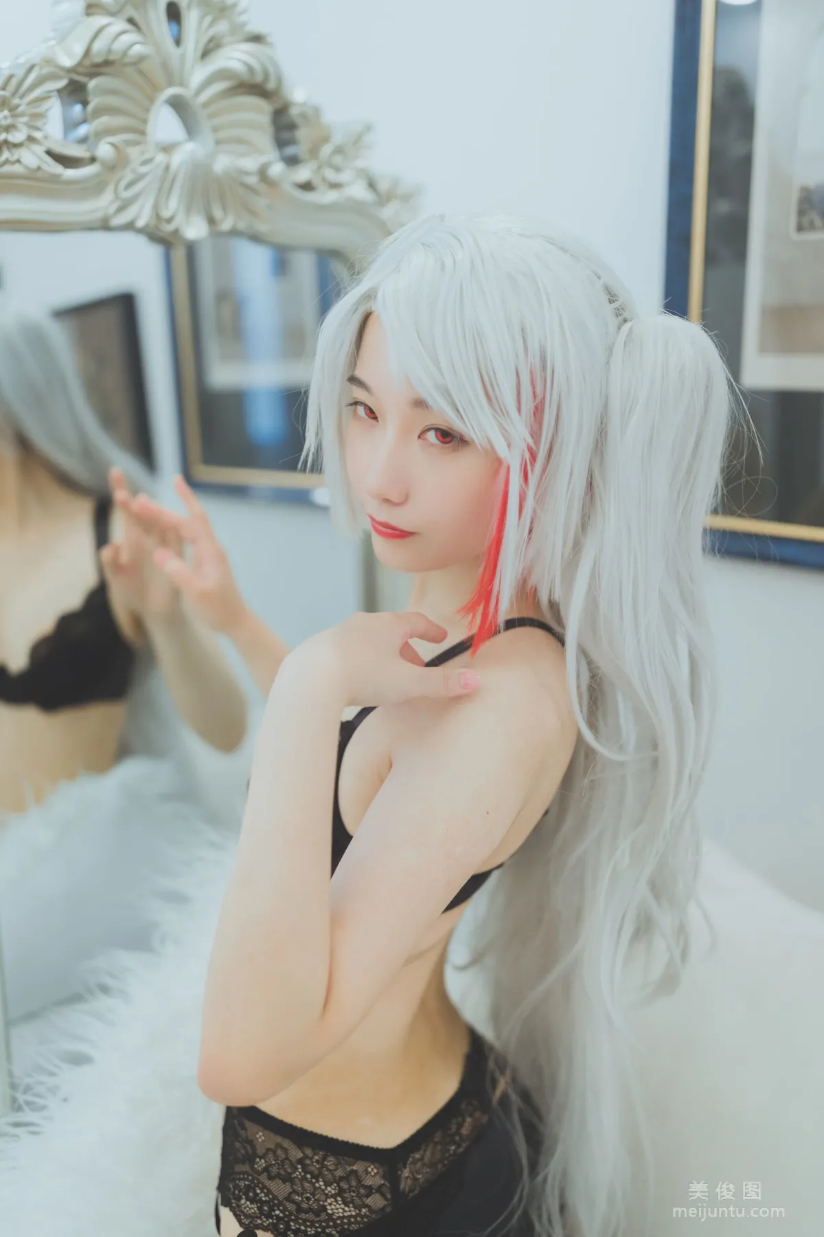 [网红Coser] 从从从从鸾 《威欧内衣》 写真集31