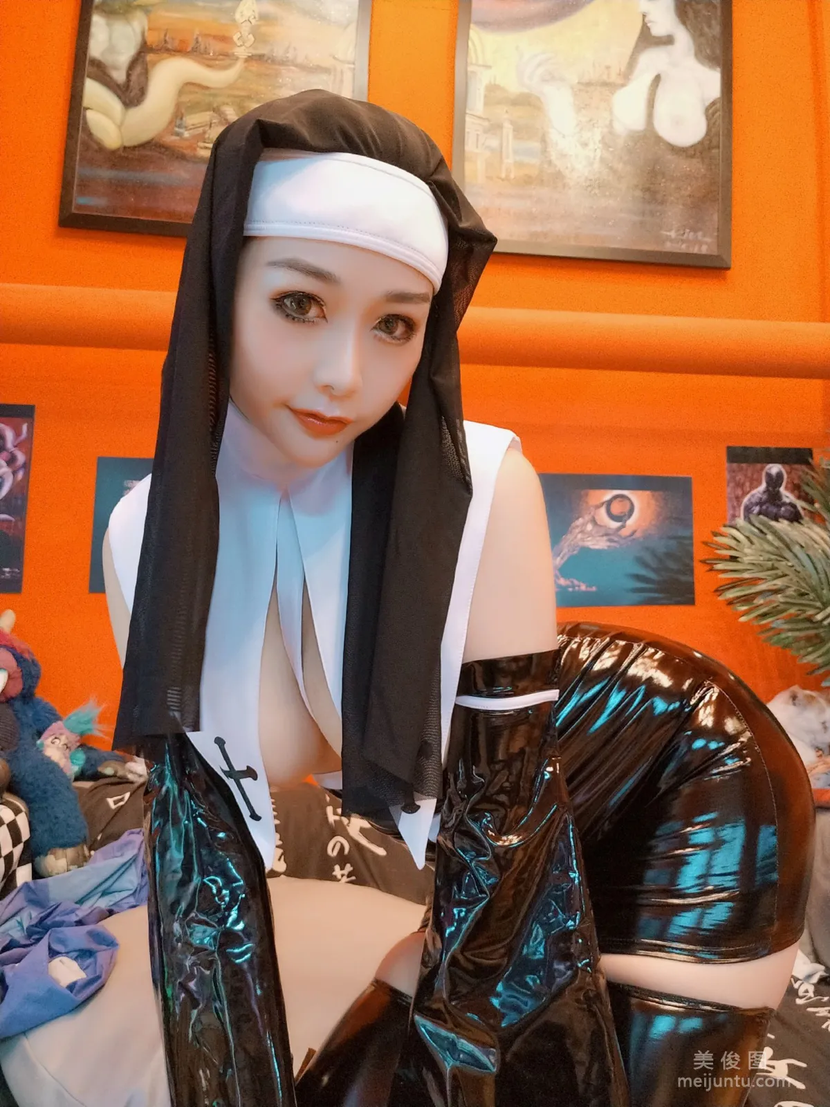 [COS福利] 三刀刀Miido 《修女》 写真集17