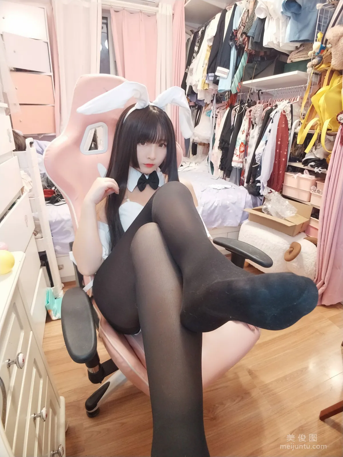[Web Celebrity Coser] Guchuan kagura, Black Stockings Bunny Girl Photo Set photo 20