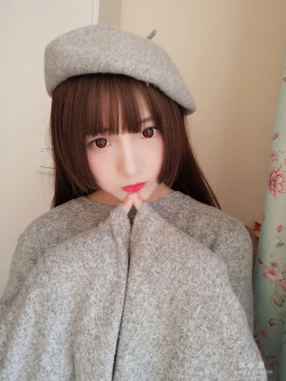Guchuan kagura 'Shark Painter' Photo Set photo 5