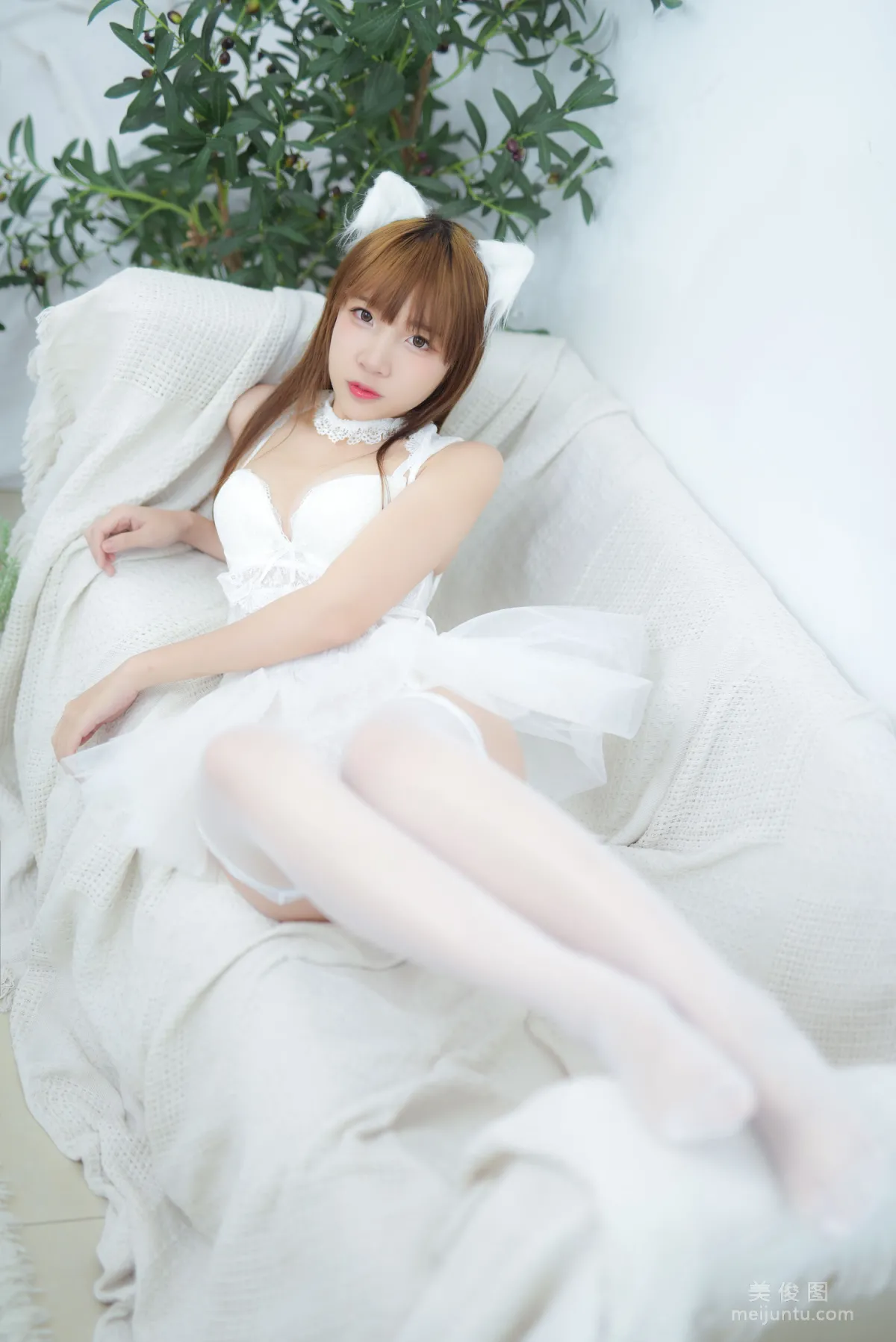 Erzuo Nisa: Web Idols photo 11