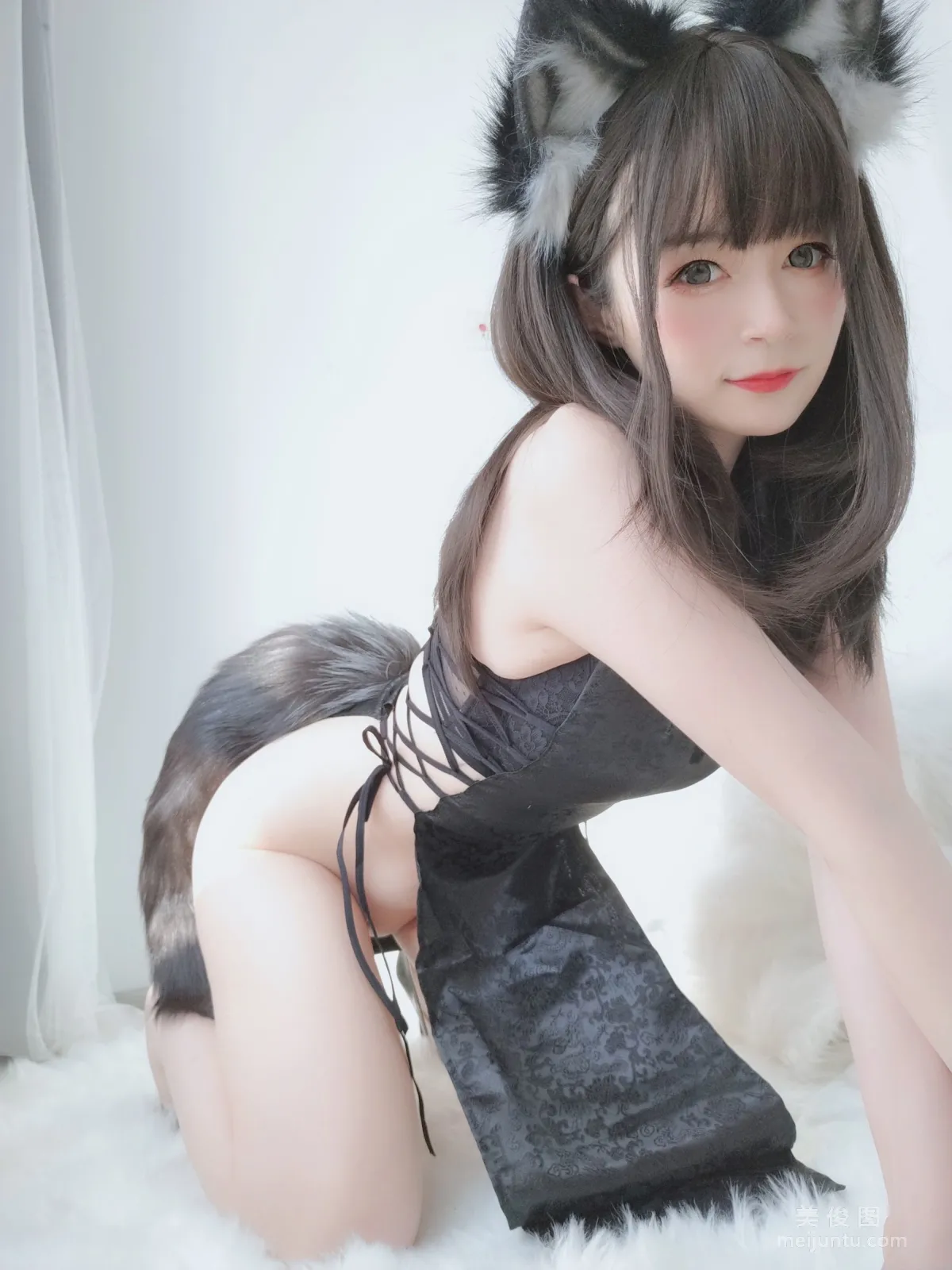 Coser模特白銀81 《小黑狼》 寫真集 7